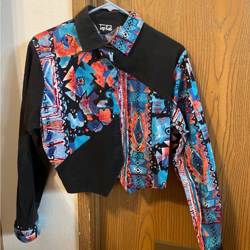 Women's Colorblock Aztec Print Cropped button up - Black & Multicolor